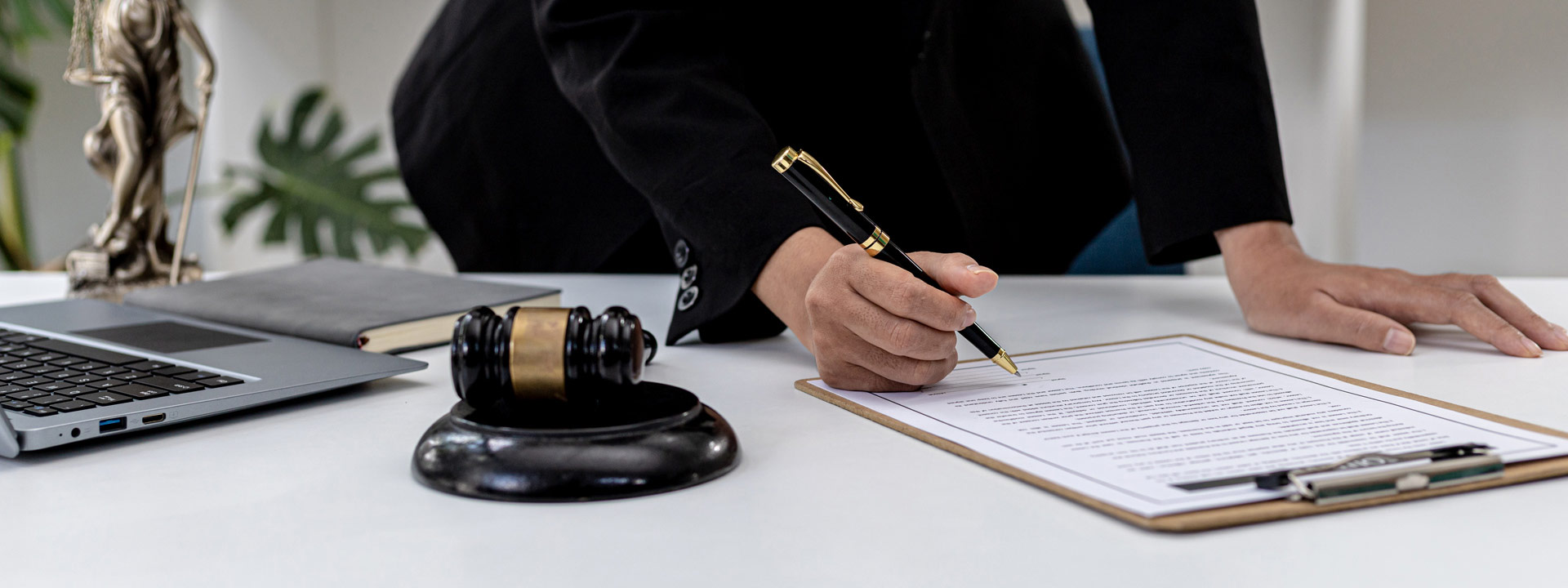 legal-disclosure-banner-img-2